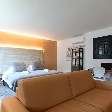 Logis L'auberge De Hotel Larressingle