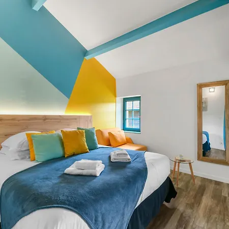 Logis L'auberge De Hotel 3*