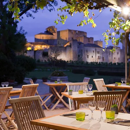 Отель Logis L'auberge De Larressingle