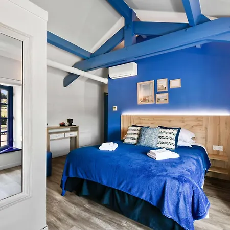 Отель Logis L'auberge De