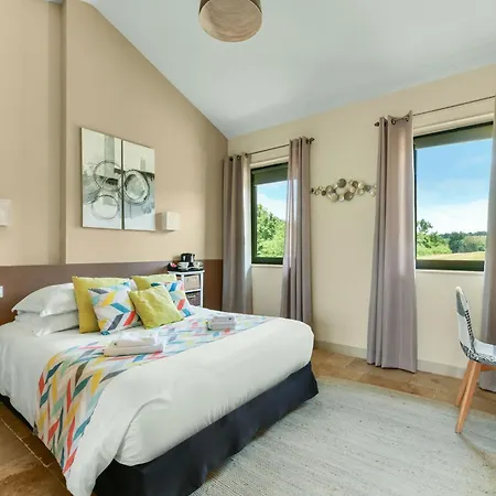 Logis L'auberge De Отель Larressingle