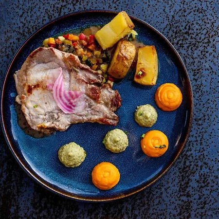 Logis L'auberge De Отель 3*