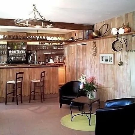 Отель Logis L'auberge De