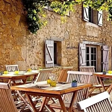 ホテル Logis L'auberge De
