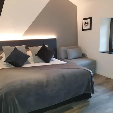 Отель Logis L'auberge De Larressingle