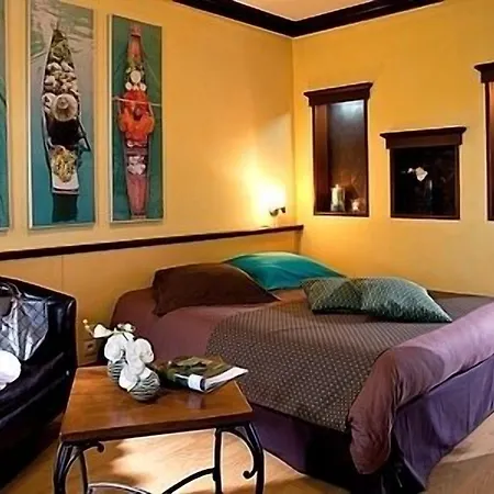 Logis L'auberge De Отель Larressingle