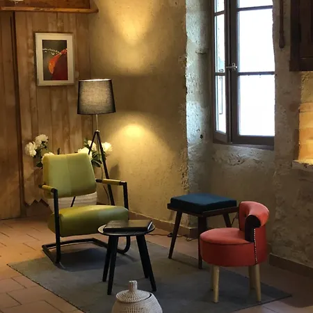 Hotel Logis L'auberge De Larressingle