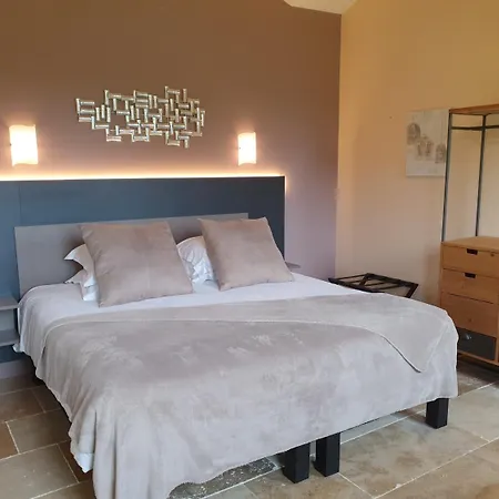 Hotel Logis L'auberge De Larressingle